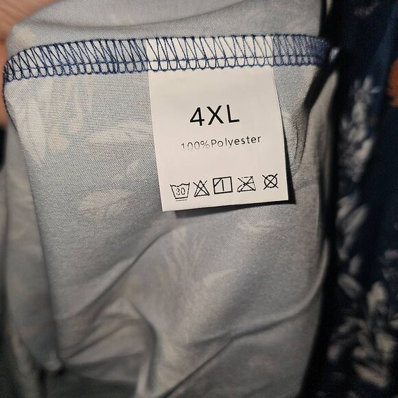 Floral Plus Size Tiered Skirt. Size 4X, Navy Blue Floral. - Picture 4 of 5